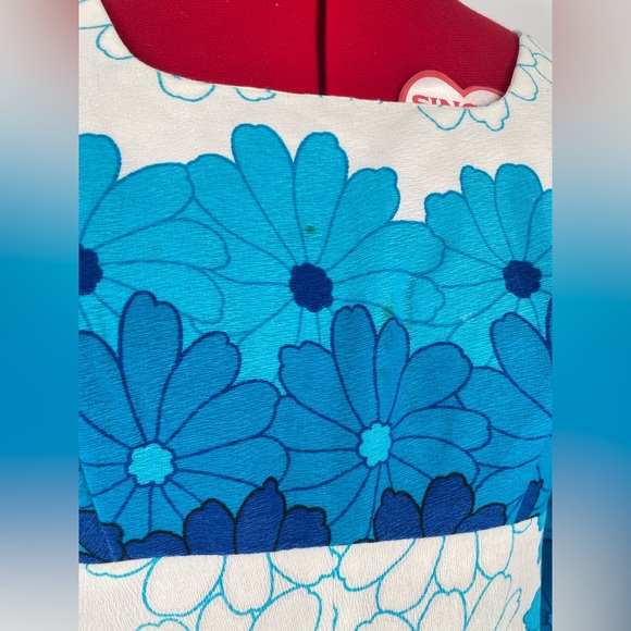 Stunning 1960s Blue & White Hawaiian Floral Flared Sleeve Maxi Sundress - Picture 14 of 16